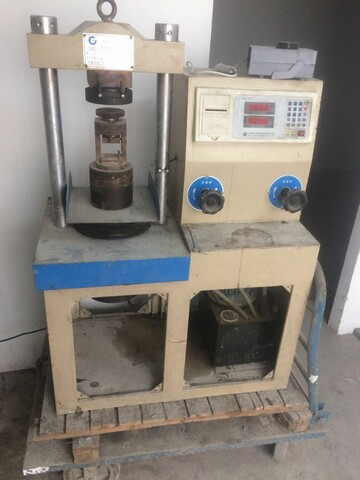  壓力試驗機